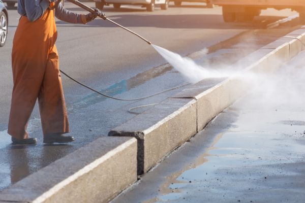 Commercial Concrete Cleaning in Irvine