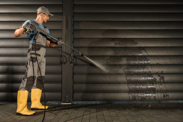 Garage Power Washing in Irvine