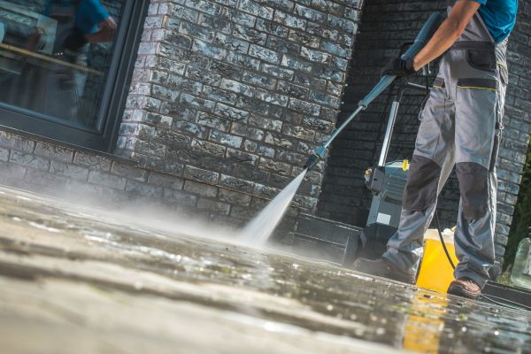 Storefront Pressure Washing in Irvine