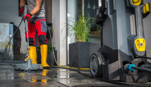 Commercial Pressure Cleaning in Irvine