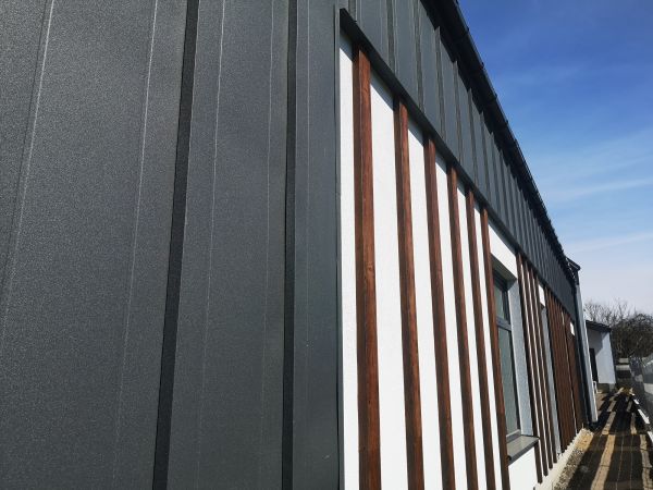 Aluminum Siding Power Washing in Irvine