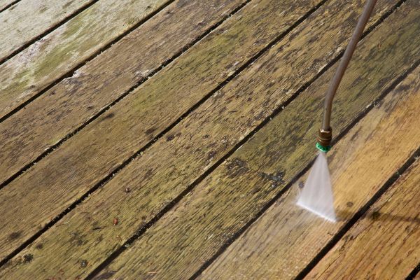 Deck Mold Removal in Irvine
