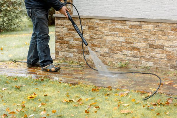 Cost of Residential Powerwashing in Irvine